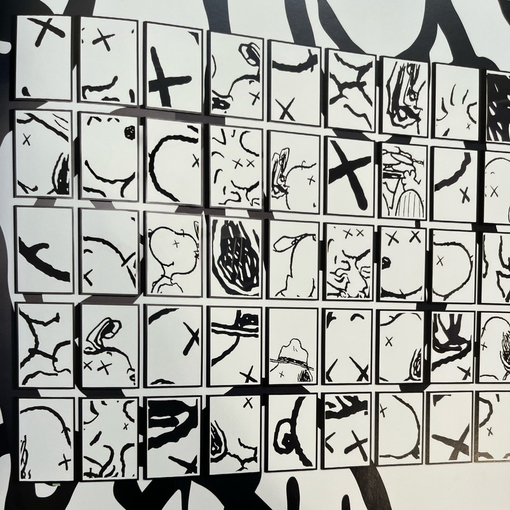 KAWS art book + magnet - Picture 3 of 12
